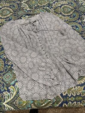 Blk & Whte long sleeve blouse with a gathered back just to dress it up a bit.